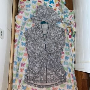 lulu- Lemon Hooded Defined Jacket! Size 6